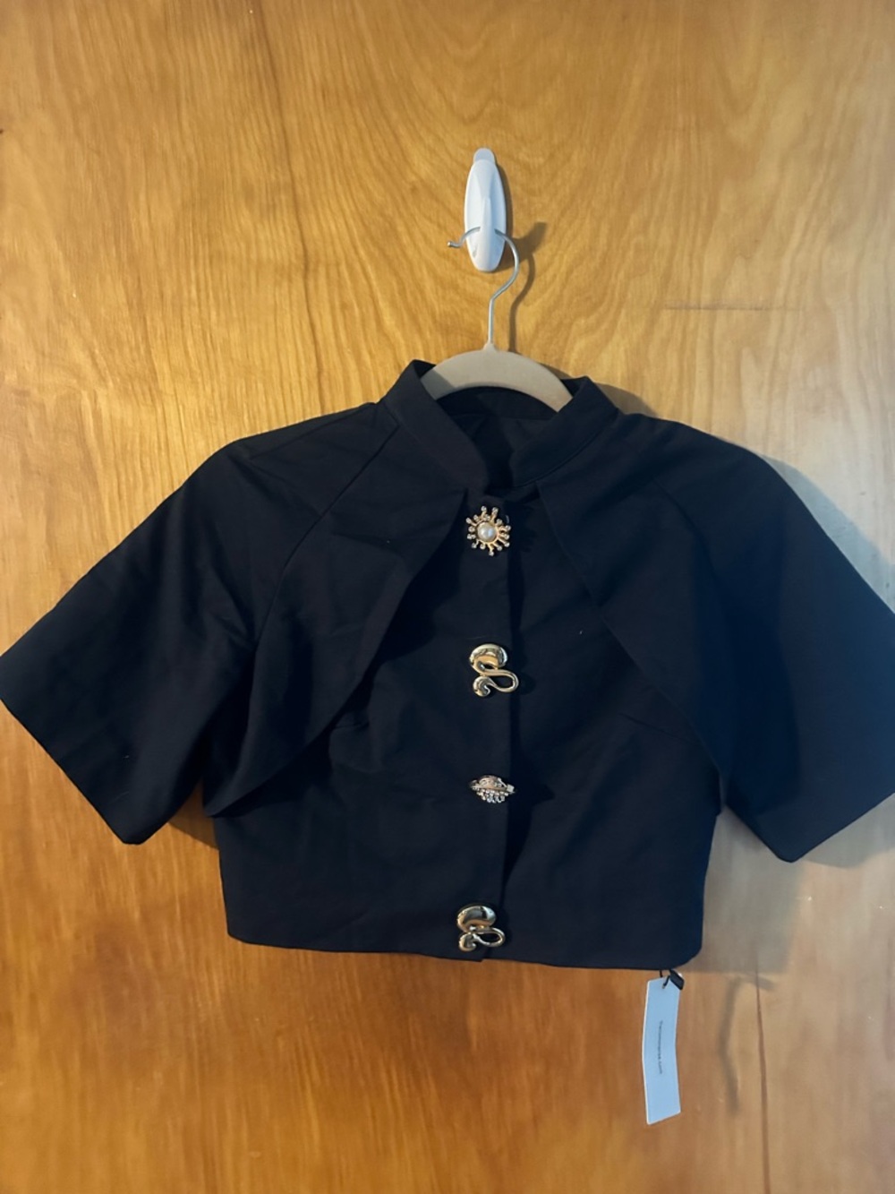 Commense Black Short-Sleeve Capelet with Decorative Gold Buttons